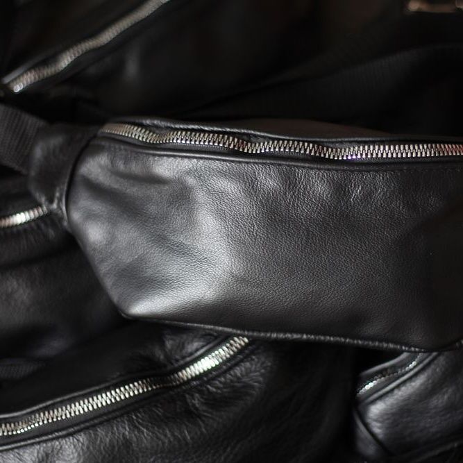 Бананка шкіряна. Сумка на пояс зі шкіри.