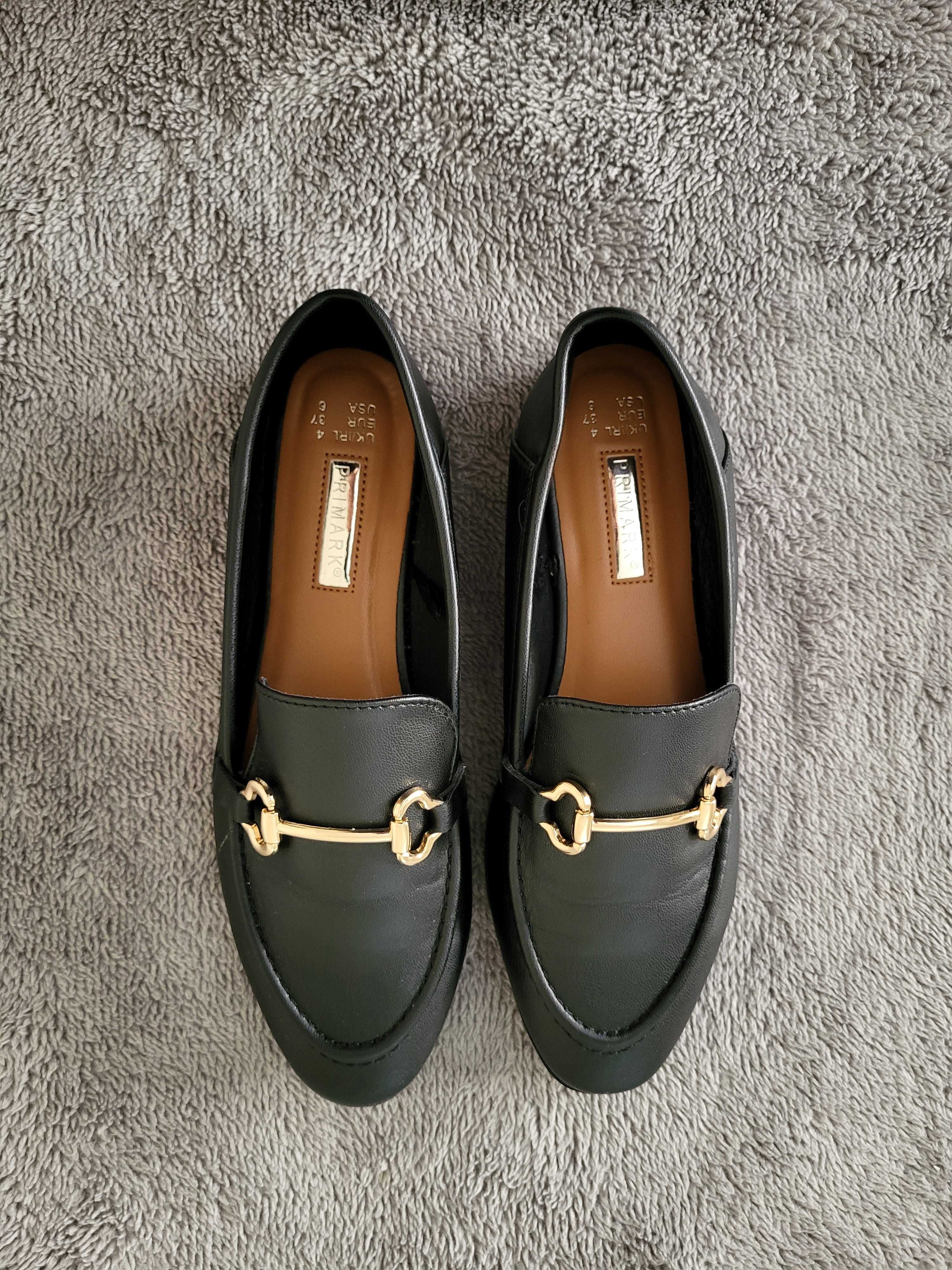 Black shoes for women
