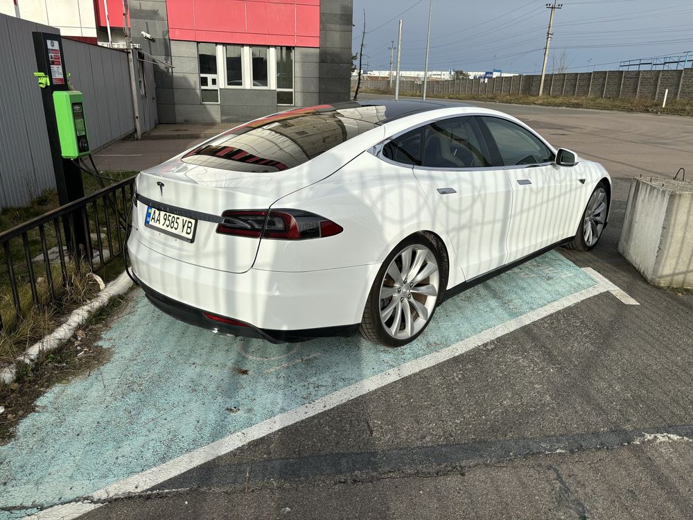 Tesla Model S 60 kWt