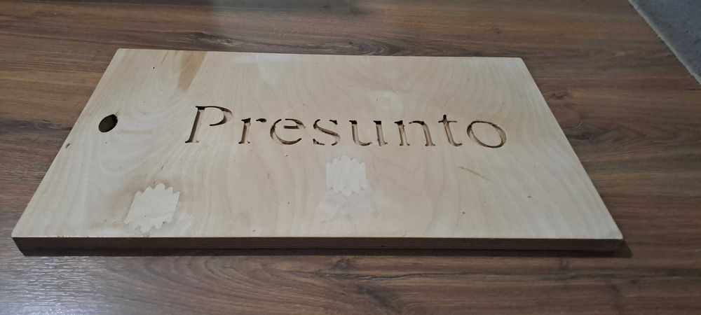 Trabalho/Corte personalizado em madeira acrilico e alucabond