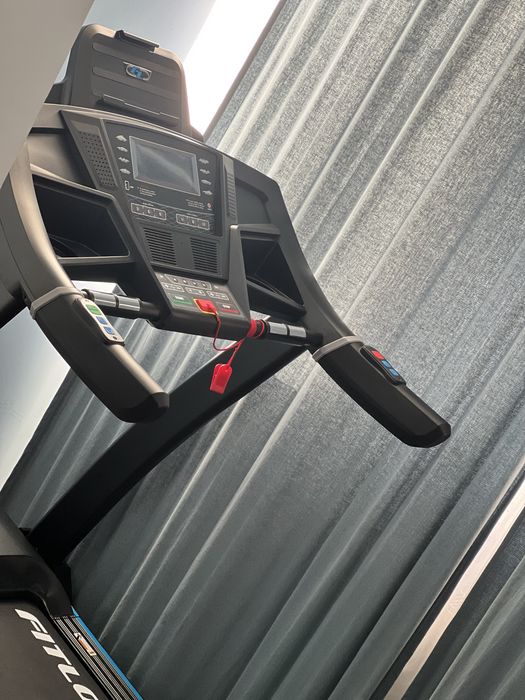 Бігова доріжка FitLogic T26C