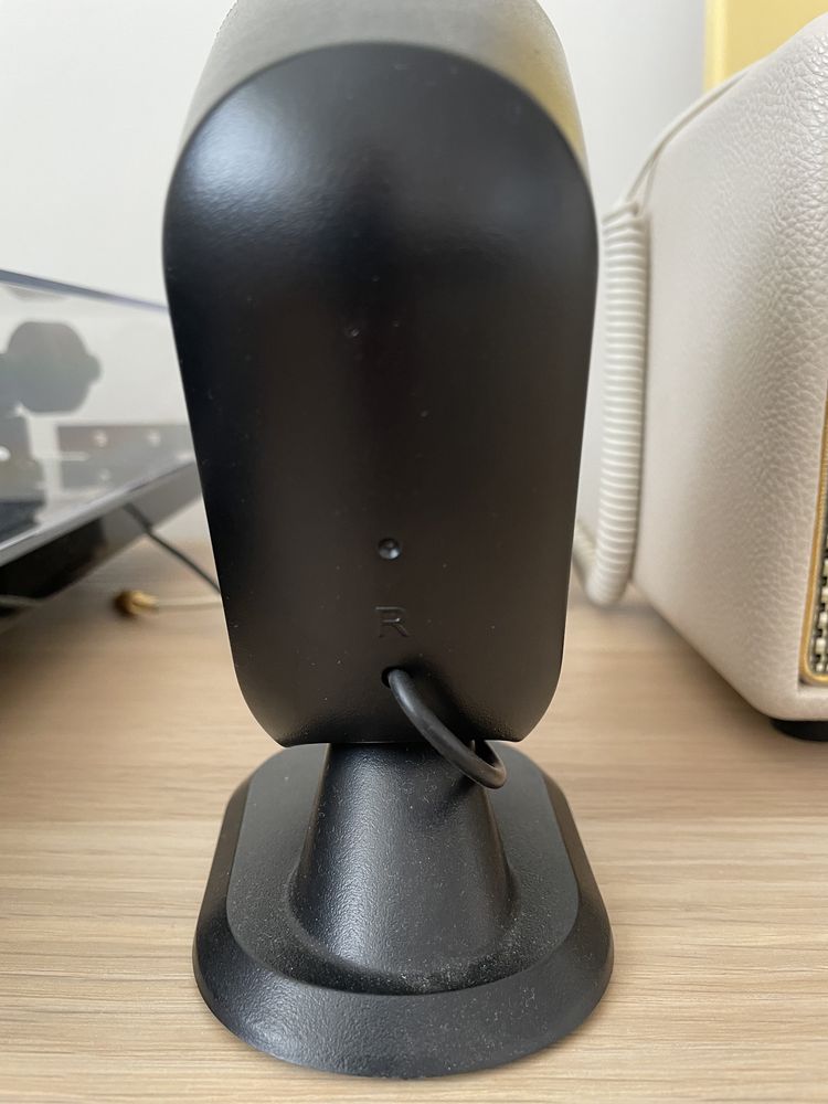 Colunas Logitech 2.1 X-210