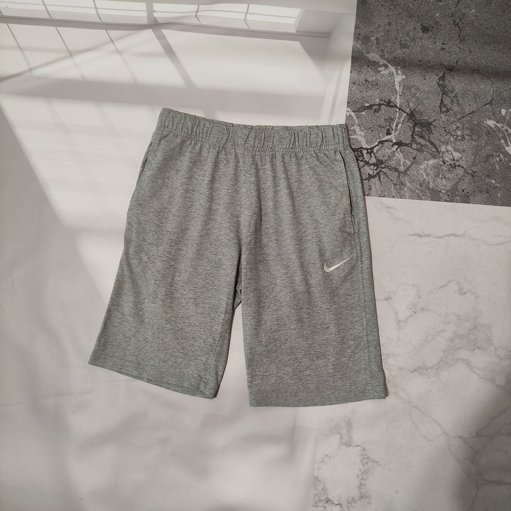 Шорти Nike з карманами чоловічі