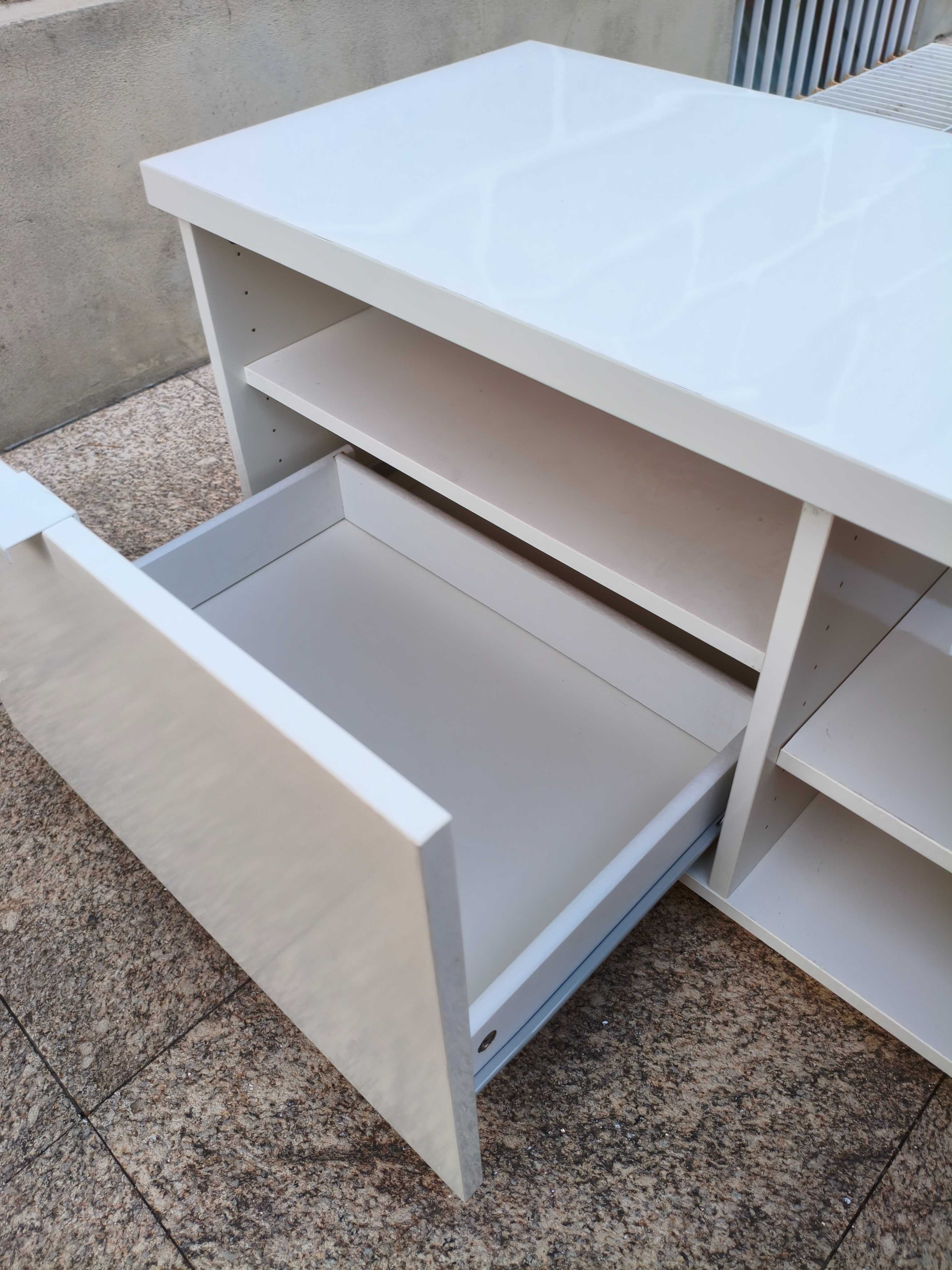 Móvel TV Ikea BYÅS como novo