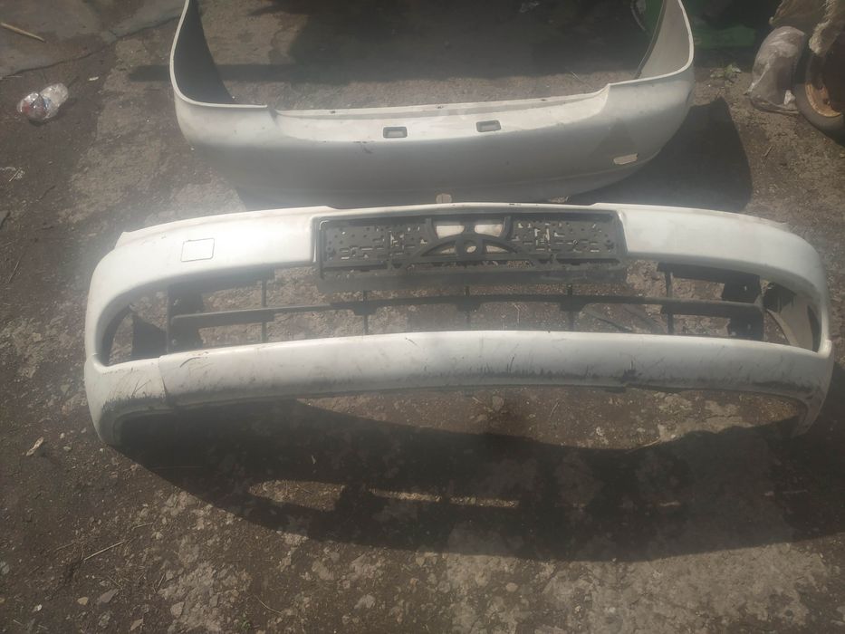 Продам бампера Nissan Primera p11