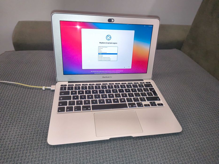 MakBook Air 11 (Early 2014)