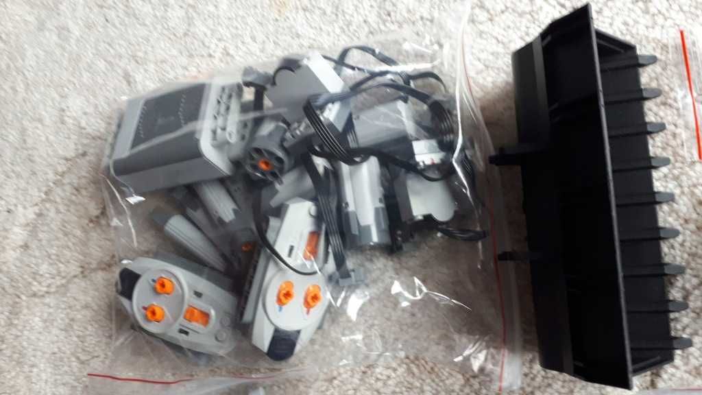 Lego Technic 8043 2w1 koparka z Power Functions .