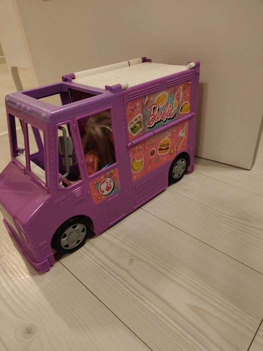 Food truck Barbie