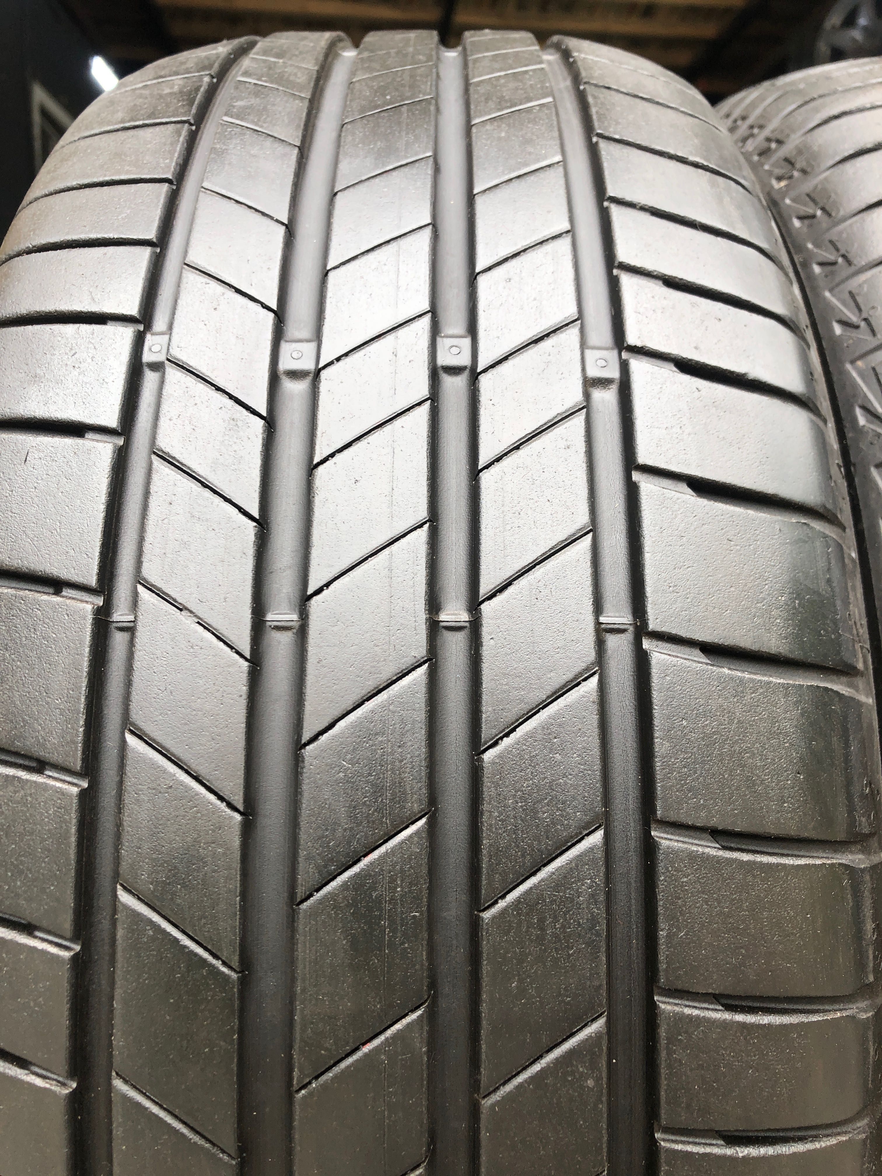 Шини літні R17 235 55 Bridgestone Turanza T005 Склад Осокорки