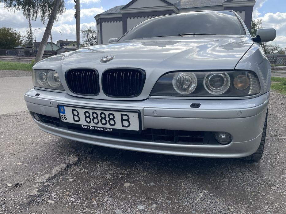 Продаю бампер з противотуманками