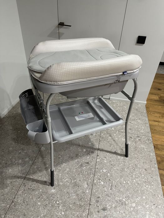 Столик для сповивання з ванночкою Chicco