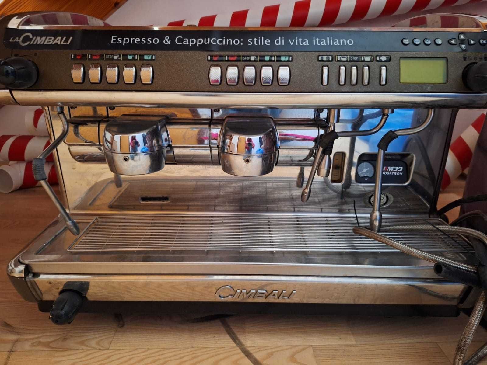 ekspres do kawy firmy La Cimbali M39 Dosatron