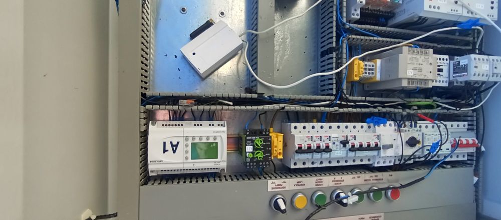skrzynka sterownicza rozdzielnica elektryczna, sterująca