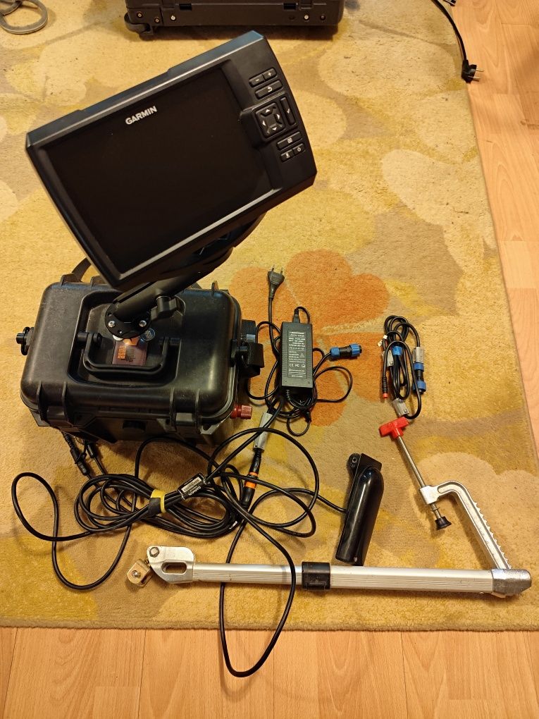 Echosonda Garmin Striker plus 7 SV z akumulatorem zestaw