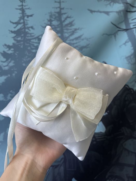 Подушечка для обручок на церемонію розпису