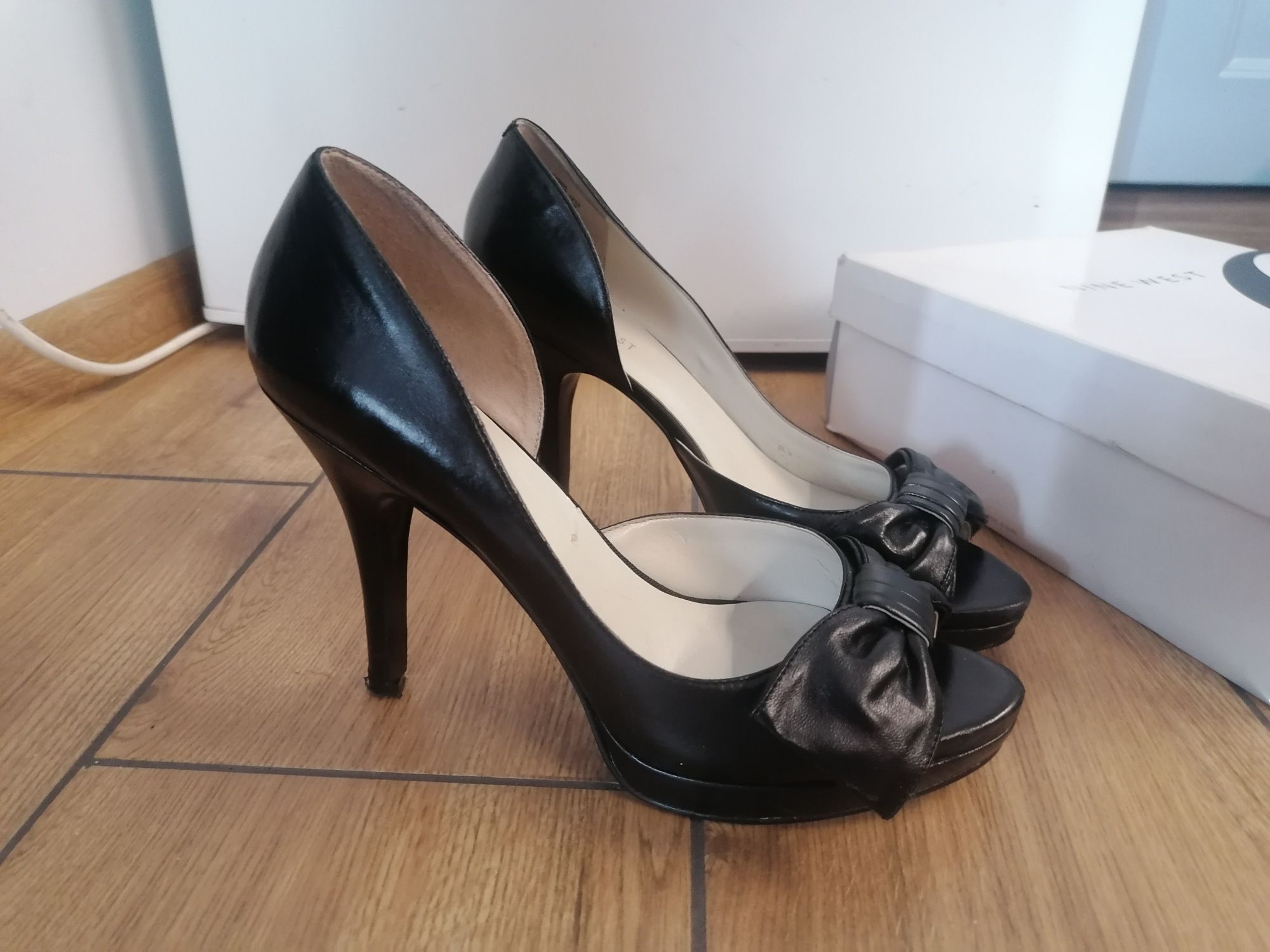 Peep toe szpilki - Nine West, rozm 8,5 - Długosc wkł 25,5 cm.