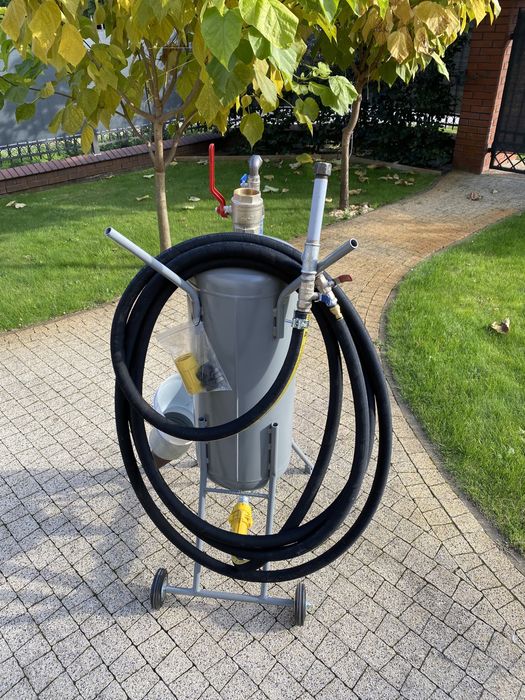 Piaskarka mobilna ciśnieniowa piaskowanie