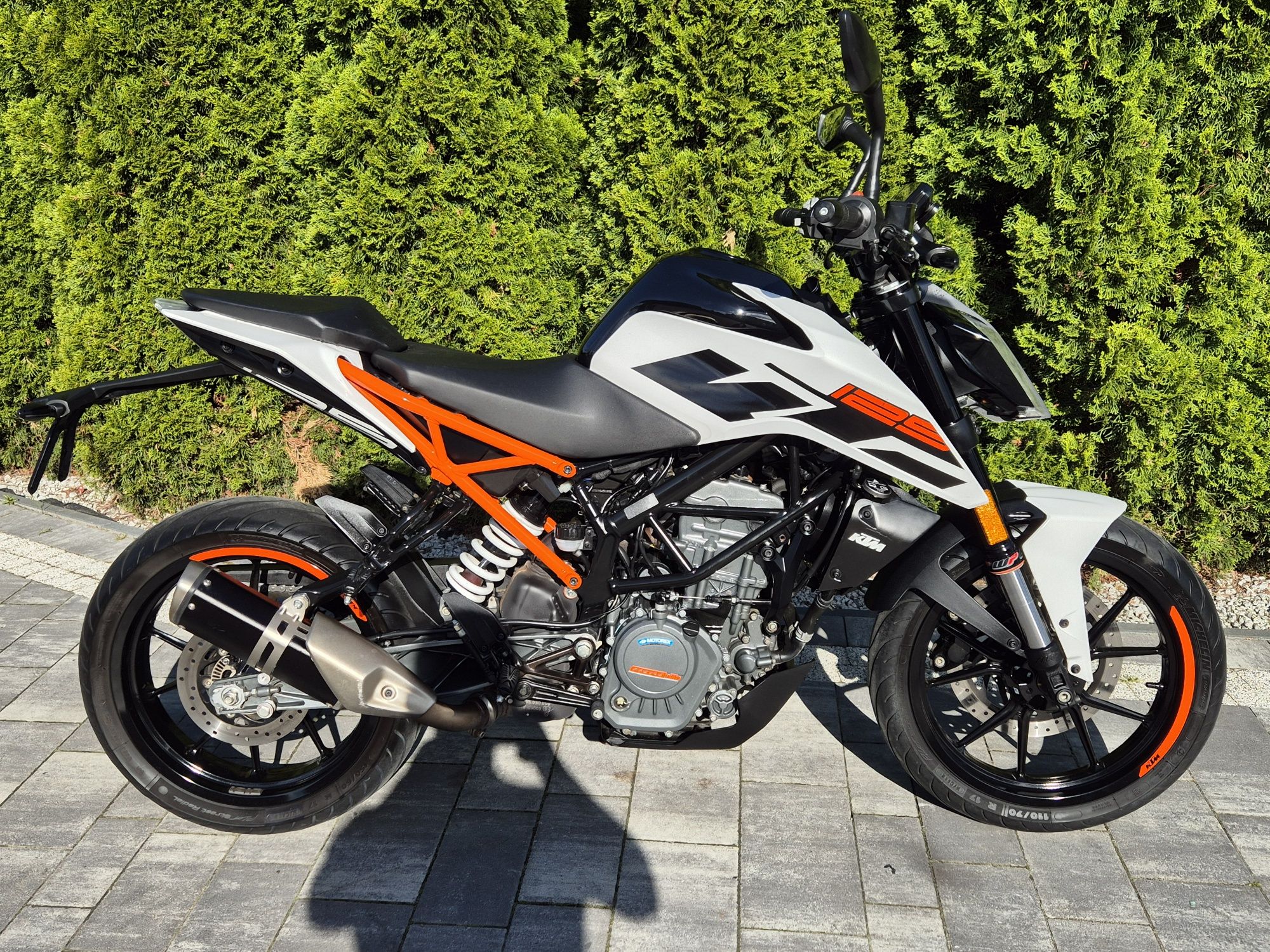 Ktm Duke 125 ABS 2020r Mega Stan kat B a1