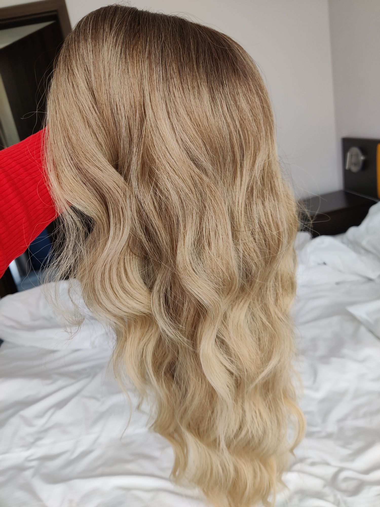 Lace front na siateczce peruka blond