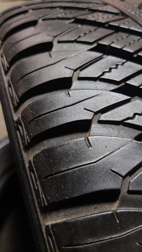 Пара всесезонных шин Goodyear Vector 4 seasons 225/55 r17 225 55 17