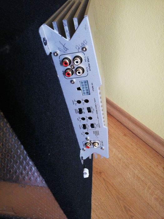 Sprzedam skrzynię basową JBL