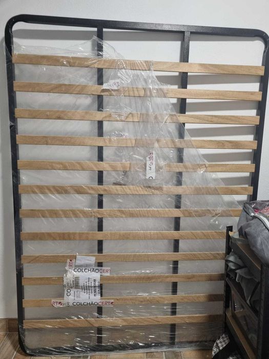 Estrado de cama de casal novo