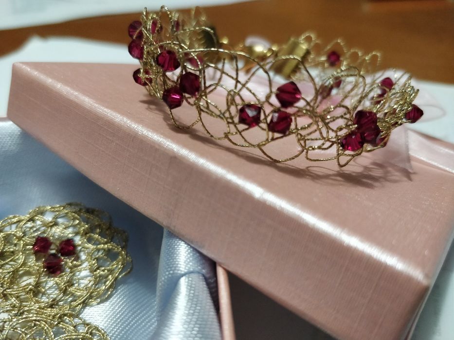 Conjunto brincos e pulseira