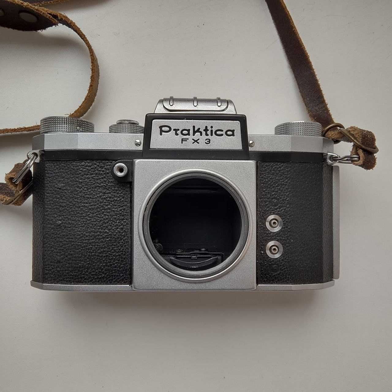 Плівкова камера Praktica FX3 [ГДР]