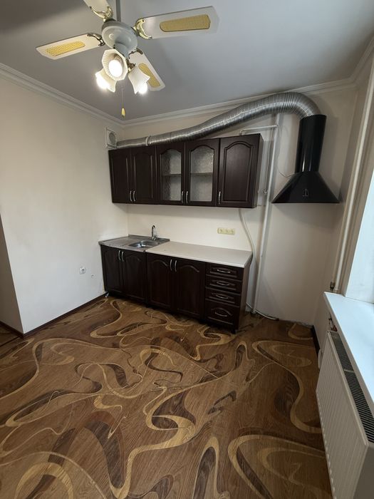 Продаж гарненької  квартири на Митниці