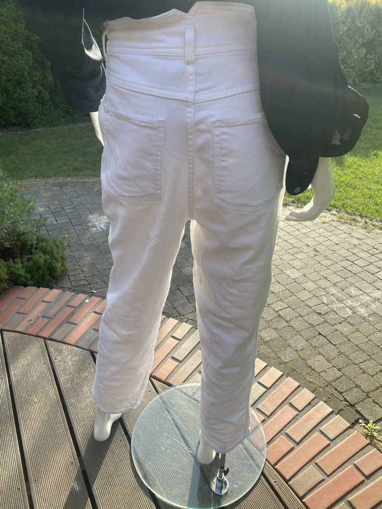 Białe spodnie z wysokim stanem H&M