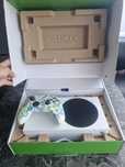 Продам Xbox Series S