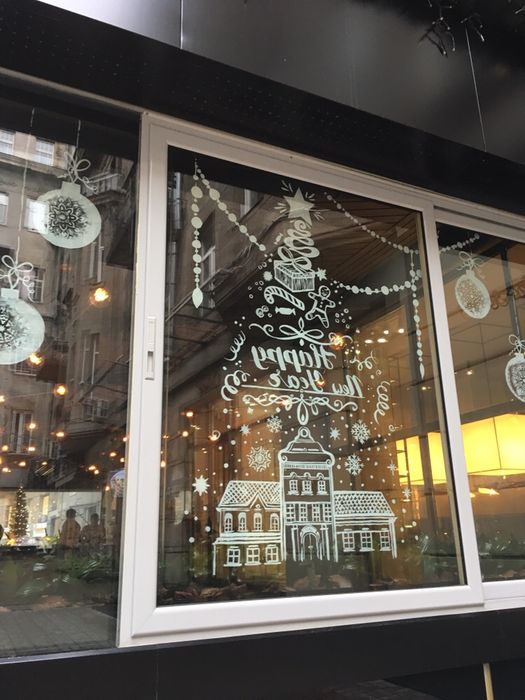 Розрис вітрин, леттерінг, живопис на замовлення