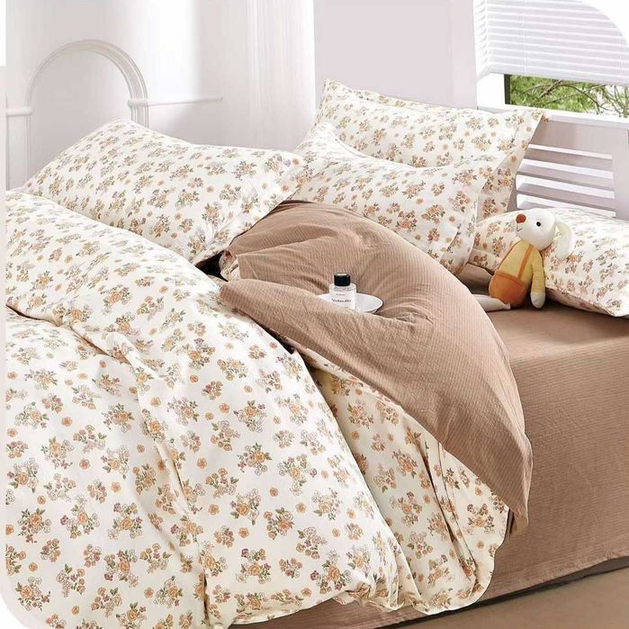 Двоспальний комплект постільної білизни з жатки.  4 - наволочки.