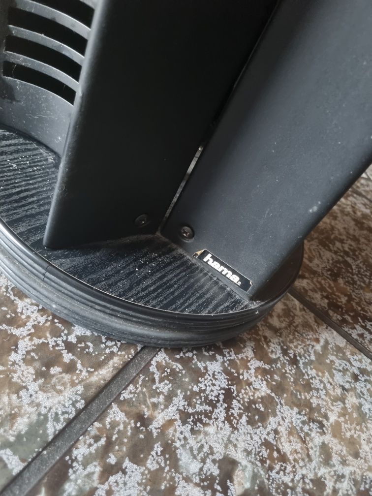 Stojak obrotowy na płyty CD marki Hama