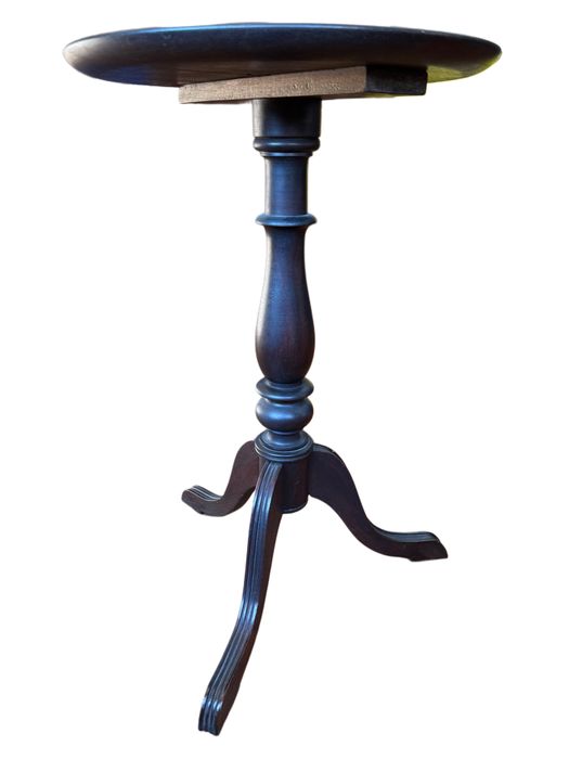 Mesa Clássica em Madeira Maciça – 62cm Altura x 40cm Diâmetro