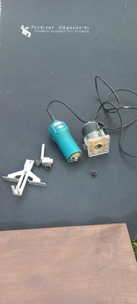 Фрезер кромочний Makita..Фрезер ручний.Makita3709 original.На запчасти