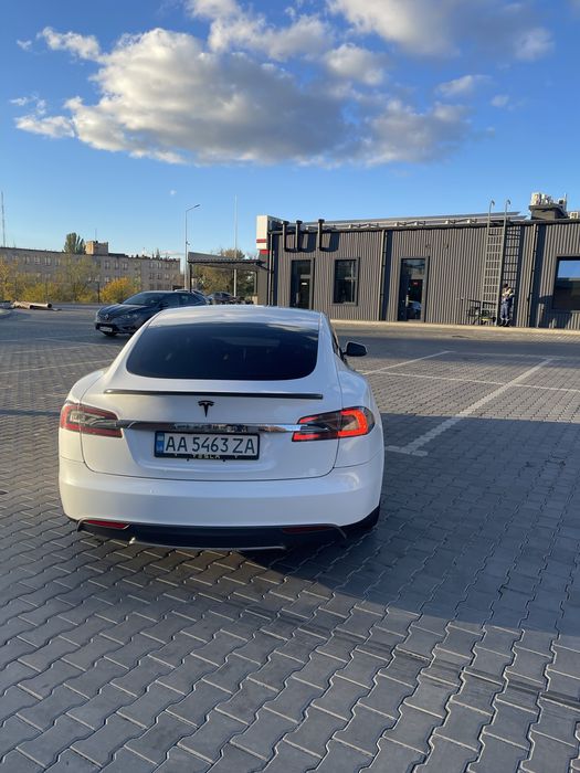 Tesla model S новая батарея новый мотор