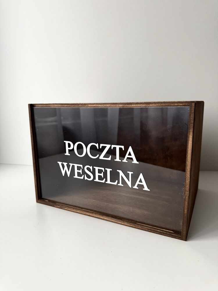 Rustykalne drewniane pudełko na koperty poczta weselna front pleksi