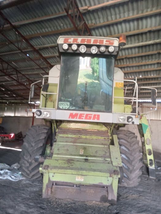 Комбайн CLAAS MEGA 218