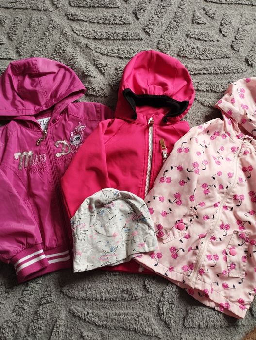 Три курточки + шапочка лот