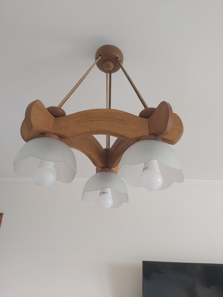 Lampa sufitowa drewniana