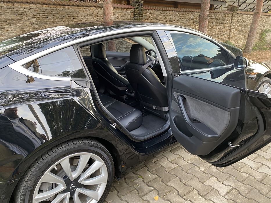 Продам Тесла модел 3