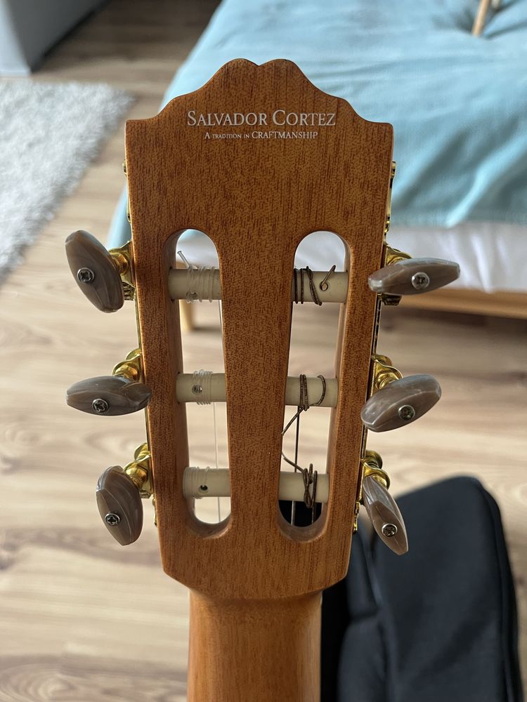 Gitara Salvador Cortez CC-20