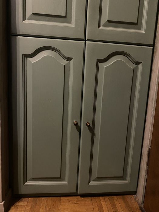 Drzwi drewniane do szafy, cztery sztuki.