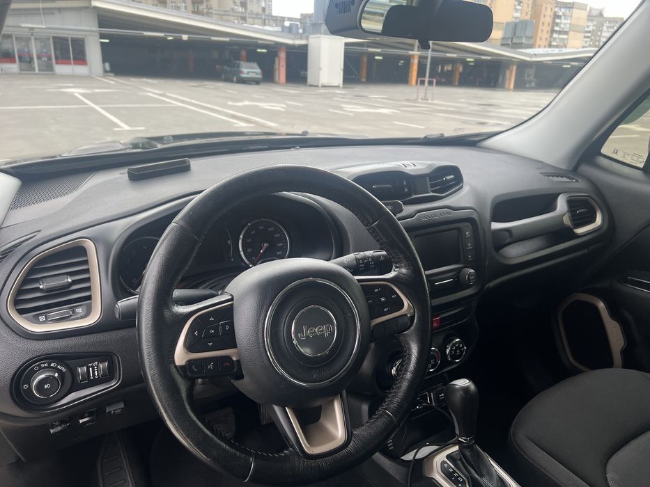 Продам Jeep Renegade Latitude 2016