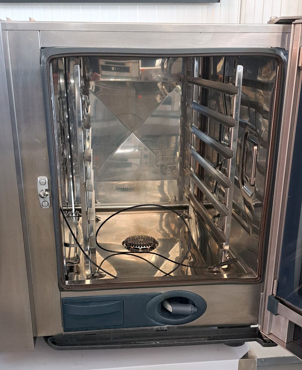 Пароконвектомат газовий RATIONAL SCC 61 G на 6 рівнів