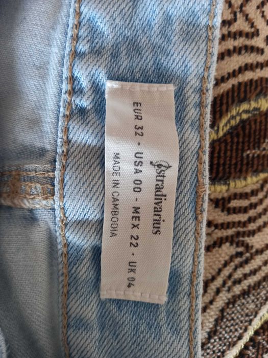 Жіночі шорти Stradivarius EUR 32