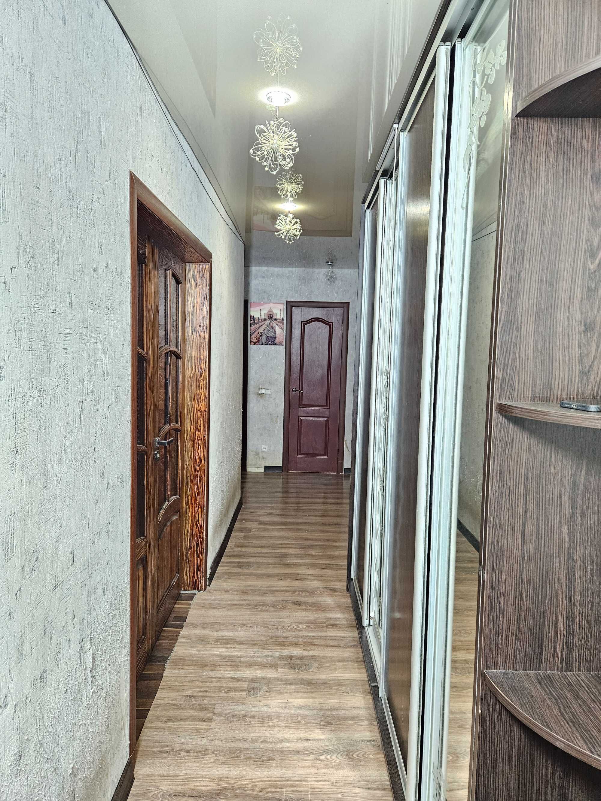 Продаж 3-х кімнатної квартири,  64м²,  Білогородська 45