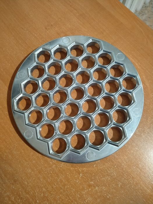 Пельменница СССР  ц.2р.60к. форма для пельменей