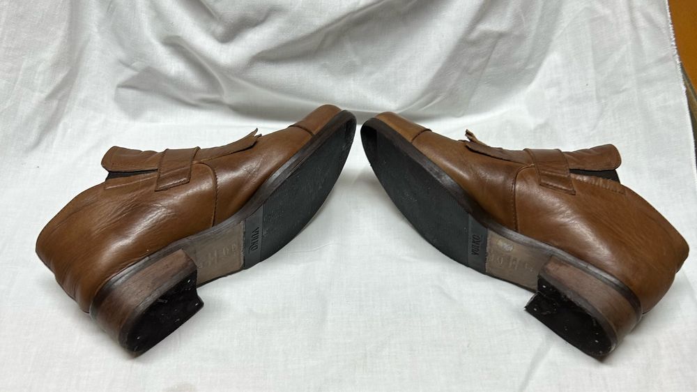 Sapatos de luca em pele.